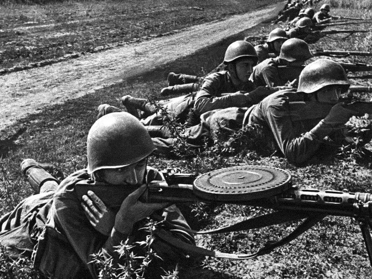 Ютуб вов 1941 1945. Война 1941-1941. военные действия вов 1941-1945. великий отчество войны 1941-1945. великая от война 1941-45.