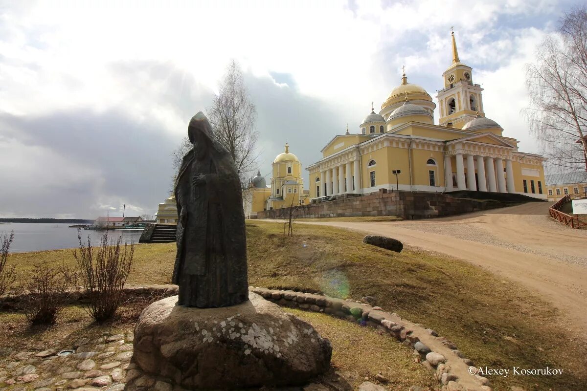 Нилов монастырь сайт. Монастырь Нило-Столобенская пустынь. Нило-Столобенская пустынь Осташков. Осташков мужской монастырь Нилова пустынь. Селигер Нило Столобенская пустынь.