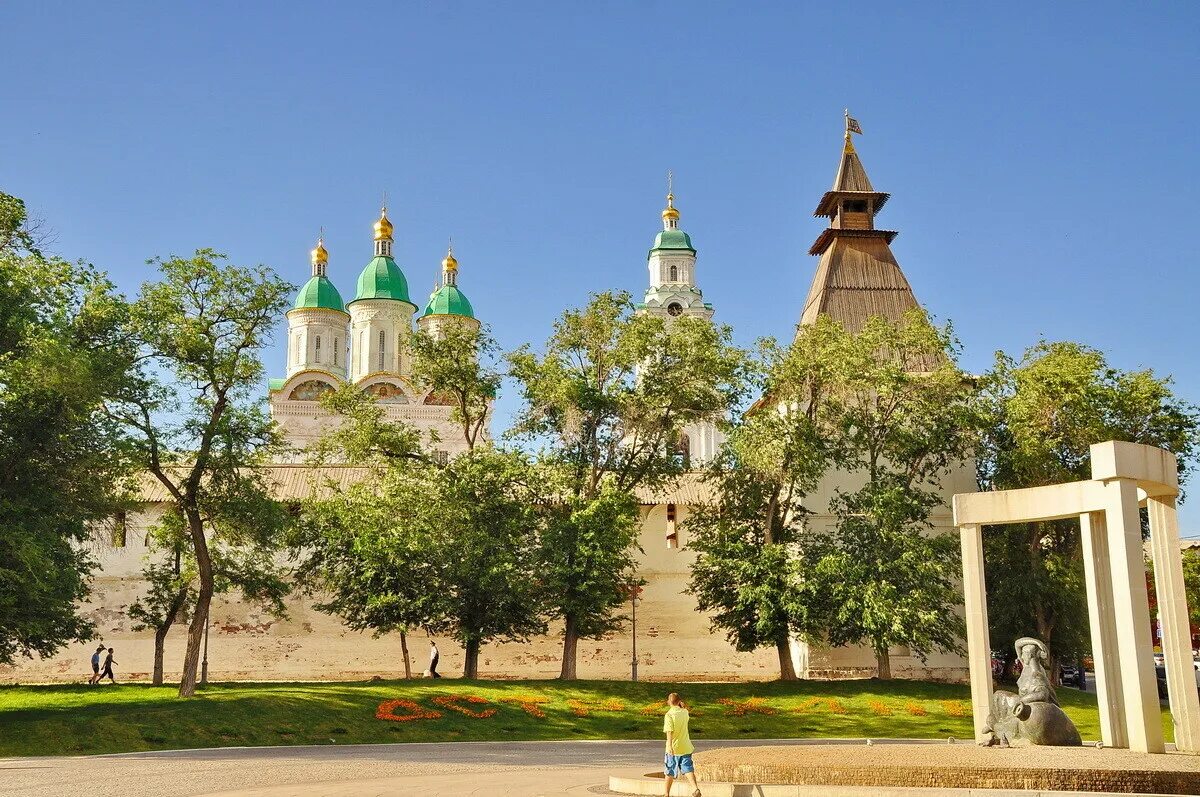 Городской округ город астрахань астраханский университет. Куда можно сходить в астрахани. Города астрахани 2022. Астрахань кремль. Астрахань в январе.