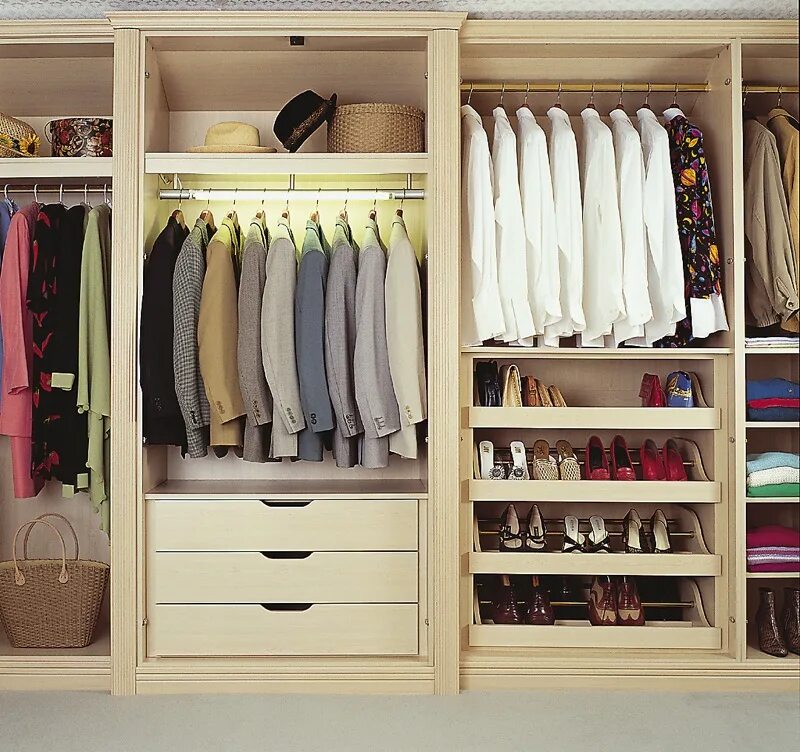 Шкафы какое удобно. Удобный шкаф для одежды. Удобный гардеробный шкаф. Гардеробная с ящиками. Шкаф внутри.