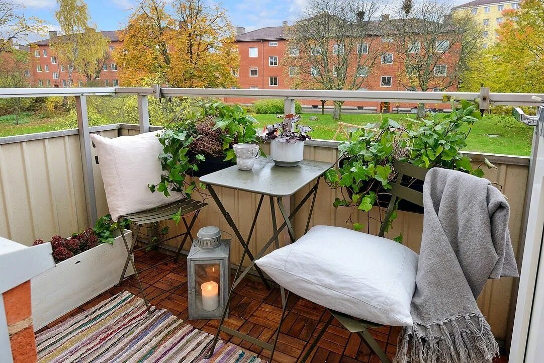 Pin by Katalin Ficsor on Balkon kert Apartment balcony decorating, Balcony decor