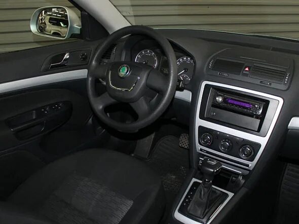 Купить шкоду октавию автомат. Skoda Octavia, 2011 г..