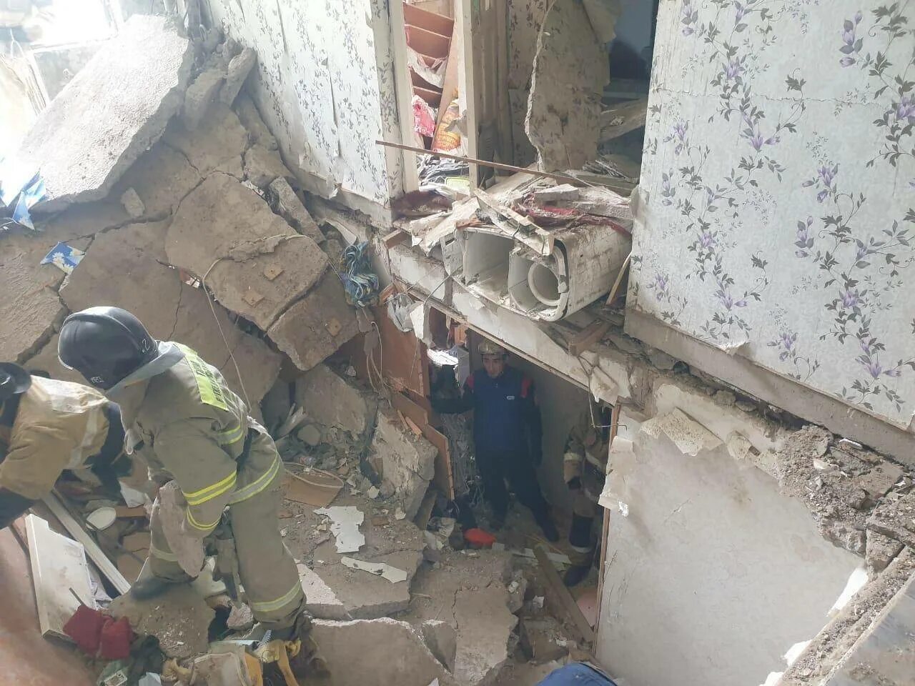 Взрыв газа в многоэтажке. Обрушение жилого дома в Темиртау. Обрушение перекрытий. Новости темиртау на сегодня