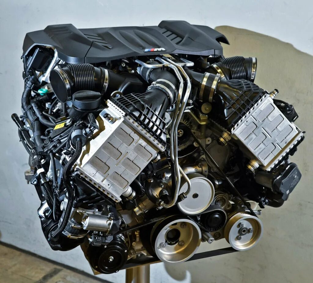 63 2 а 6 1. BMW s63b44. S63 двигатель БМВ. S63b44 BMW x5m. БМВ s63b44tu двигатель.
