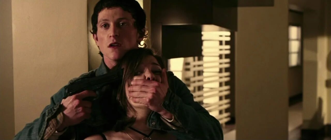 Фф hostage автор caramelssss. Nitric oxide бтс. Бен фостер в фильме заложник. Criminal minds 13*01 wheels up. Hostage 2005 poster.