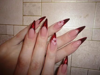 Красный френч на длинные острые ногти (73 фото) .