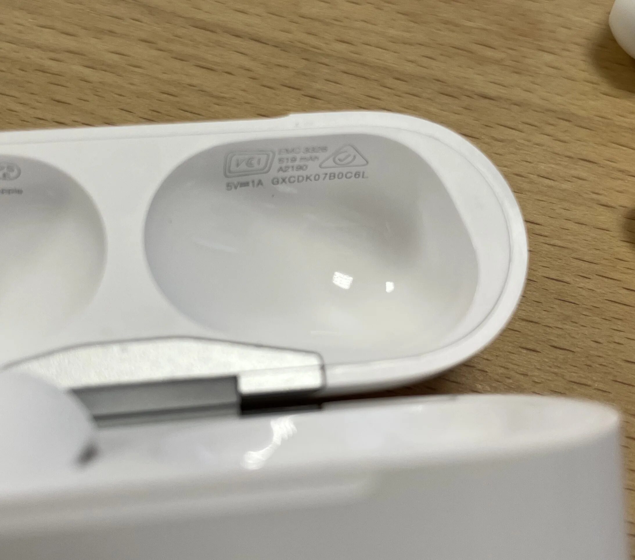 AIRPODS 1 серийные номера наушников. Пробить AIRPODS Pro по серийнику. Пробить по серийному номеру AIRPODS Max. Проверить серийный номер наушники airpods