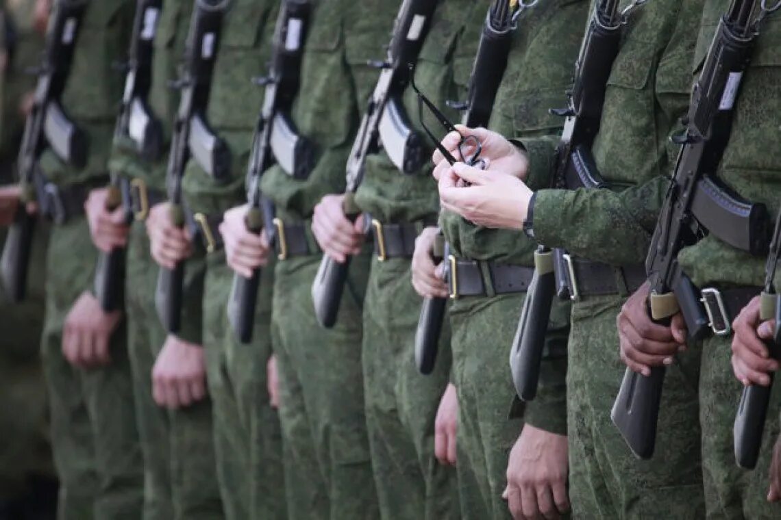 Контрактники идут на войну. Контрактники идут на войну. Контрактники идут на войну. Контрактники идут на войну. Контрактная служба.