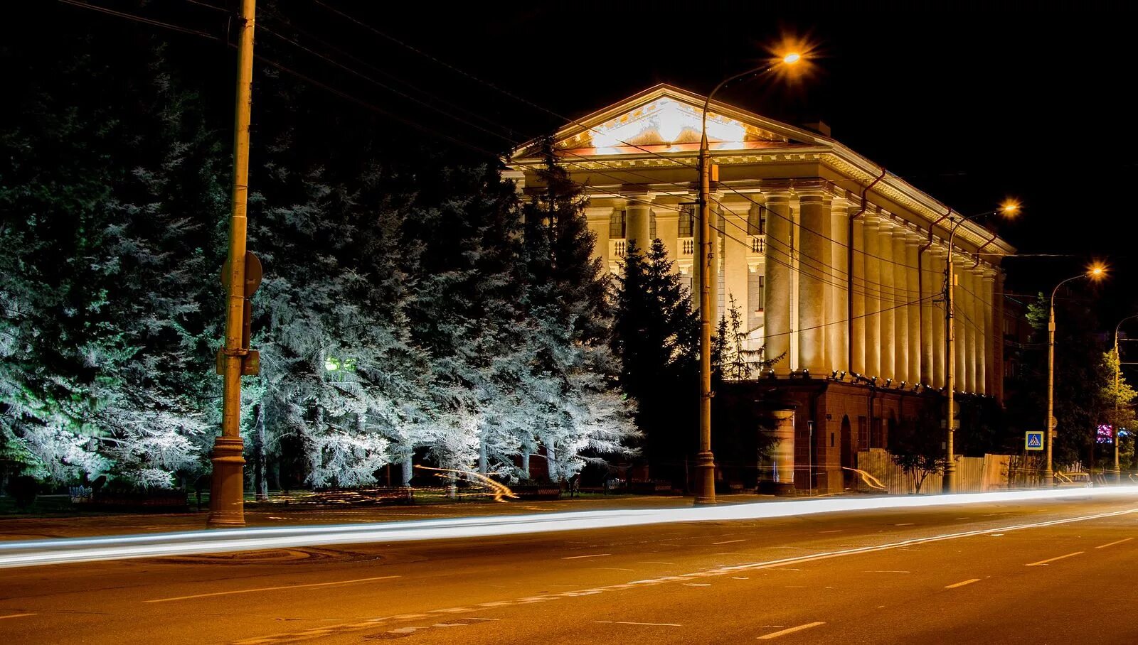 Пр т красноярск. Театральная площадь Красноярск.