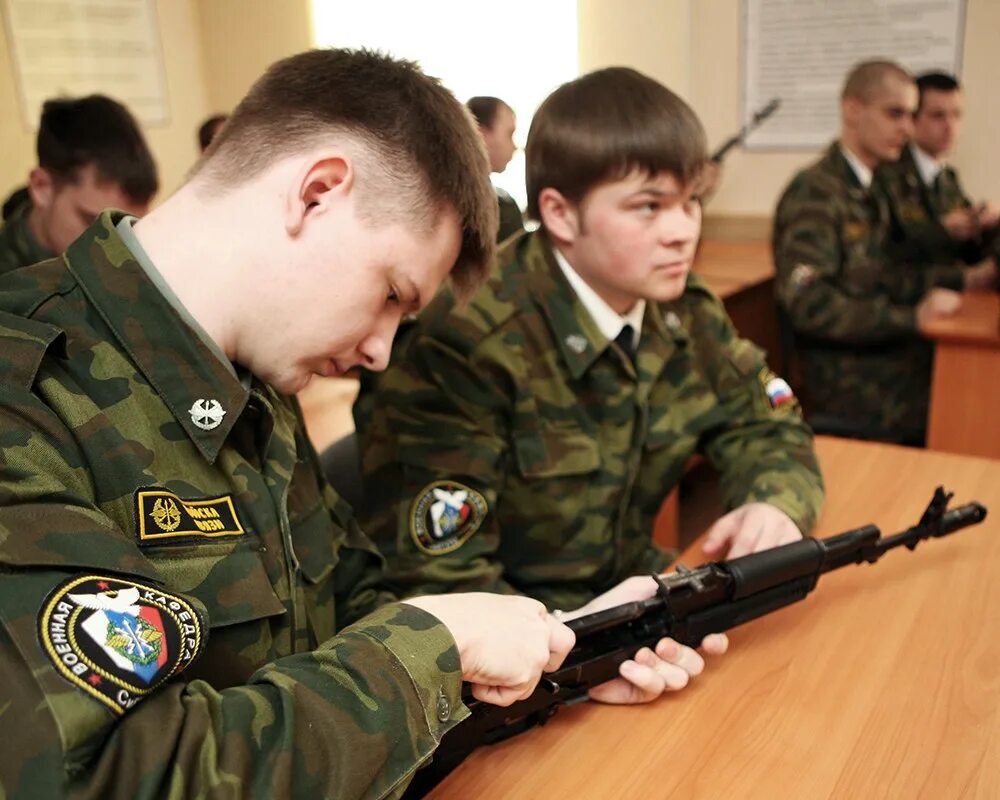 Стоит ли идти военным