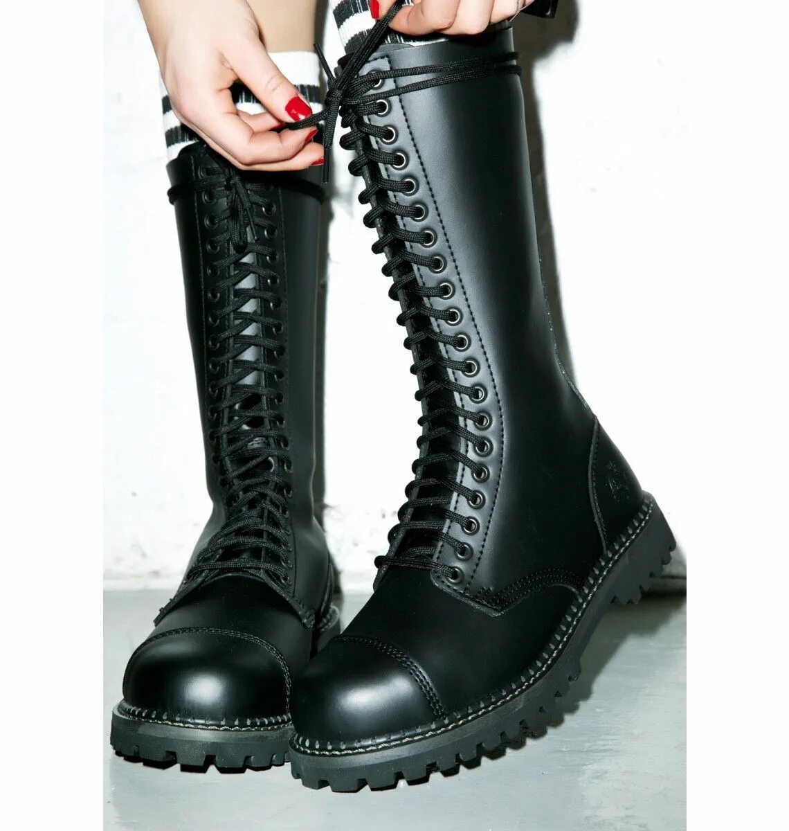 Grinders stag 2. Ботинки grizzly. Dr martens pascal 1460 aunt sally. Туфли моряков. Осенняя обувь для девушек.