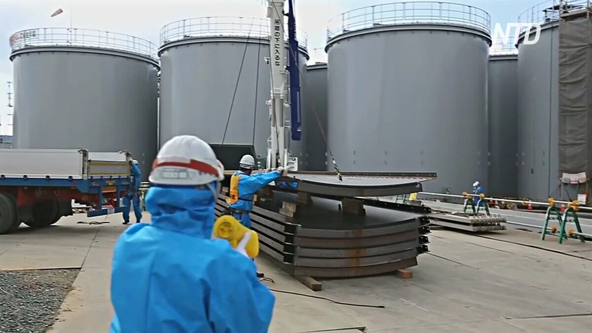 Воды с АЭС "Фукусима-1". Вода в атомной энергетике. Резервуар на атомной станции. Контейнер с атомной станцией.