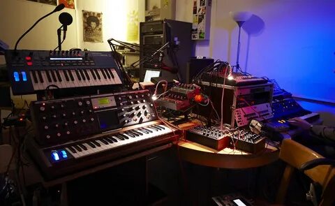 Synthesizer v