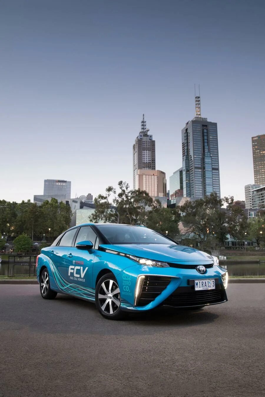 Toyota mirai 2020. Водородная toyota mirai. Toyota mirai 2014. Toyota mirai 2022. Миран машина.