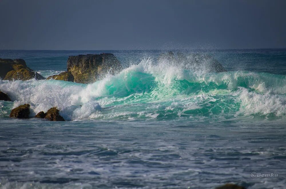 Индийский океан ветер. Шри Ланка океан волны. Тихий океан волны. Море, волны. Лазурное море волна.