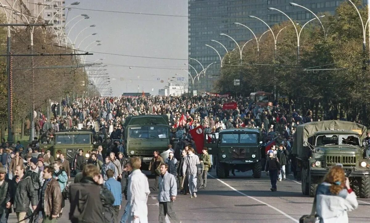 Штурм Останкино 3 октября 1993. Ельцинский переворот 1993. Октябрь 1993 штурм Останкино. 1 мая 1993 г