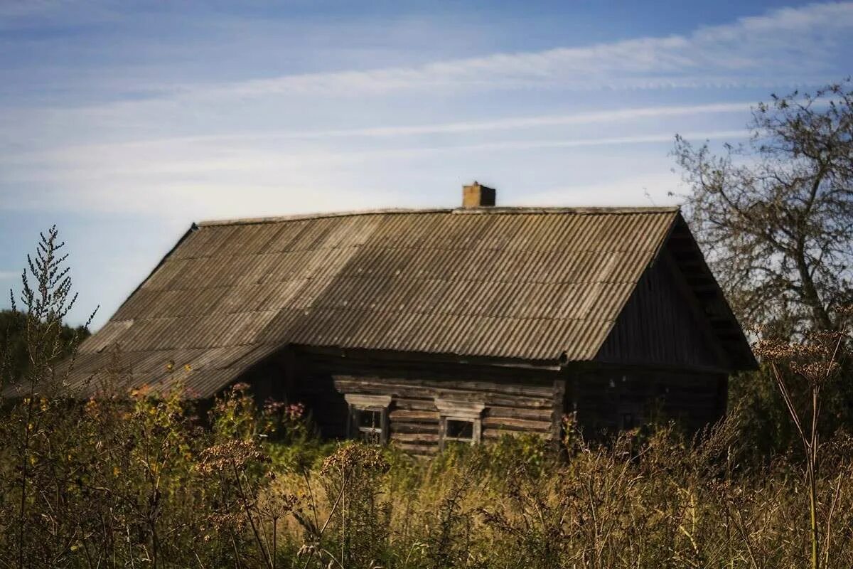 А теперь решено без возврата. Прошкин дом витим. Старый дом мой ссутулился. Москва есенин текст. Старый дом мой ссутулился.