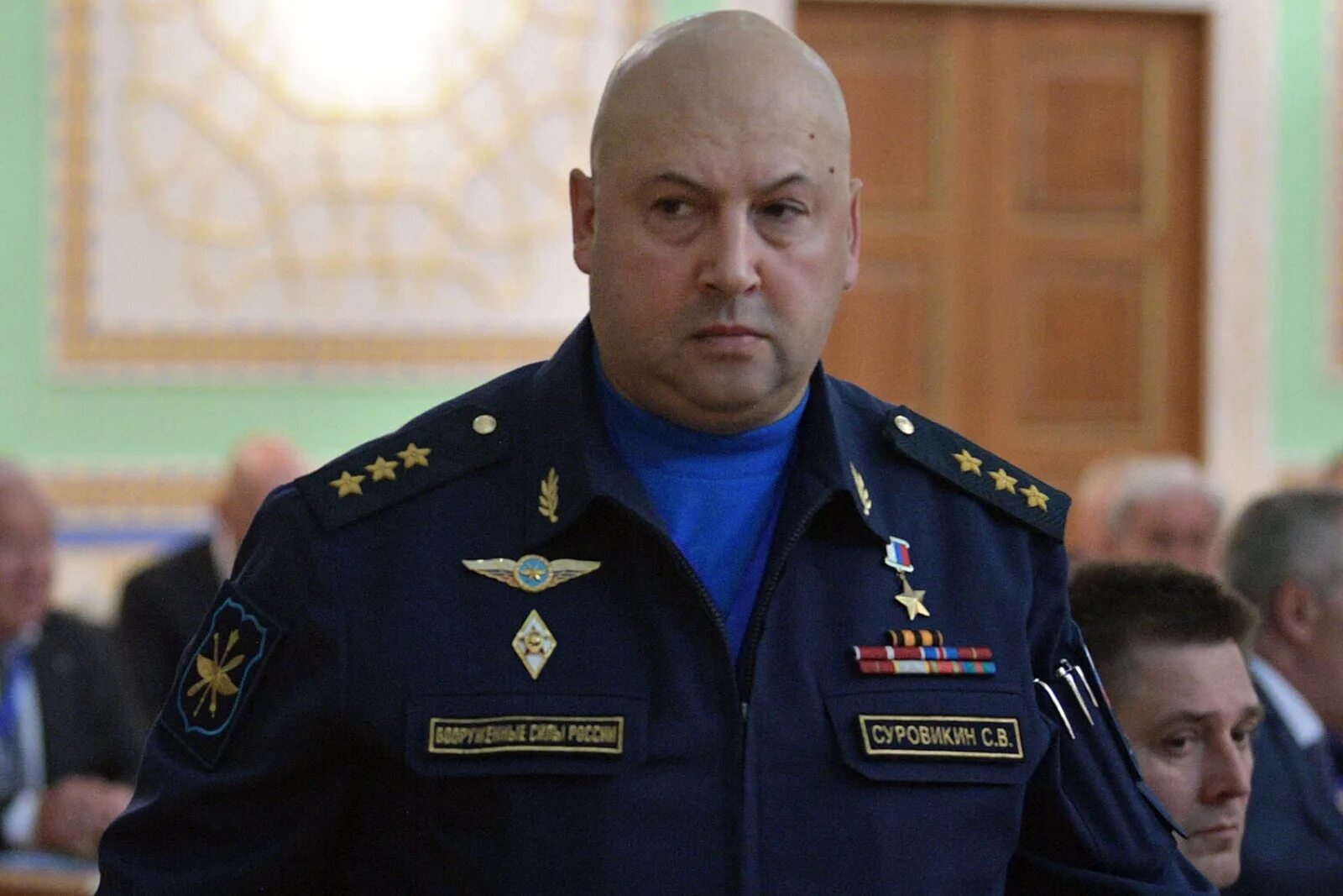 Назначен главнокомандующим российскими. Главнокомандующий ВКС Суровикин.