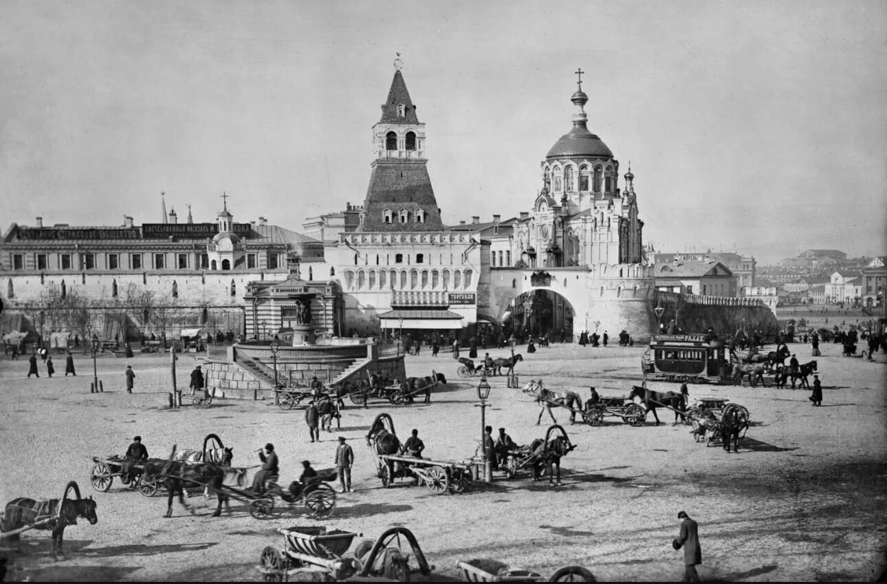 Ильинский ворота китайгородской стены. История города 19 века. Улица гончарова симбирск 19 век. Невский проспект санкт-петербург 20 век. История города 19 века.