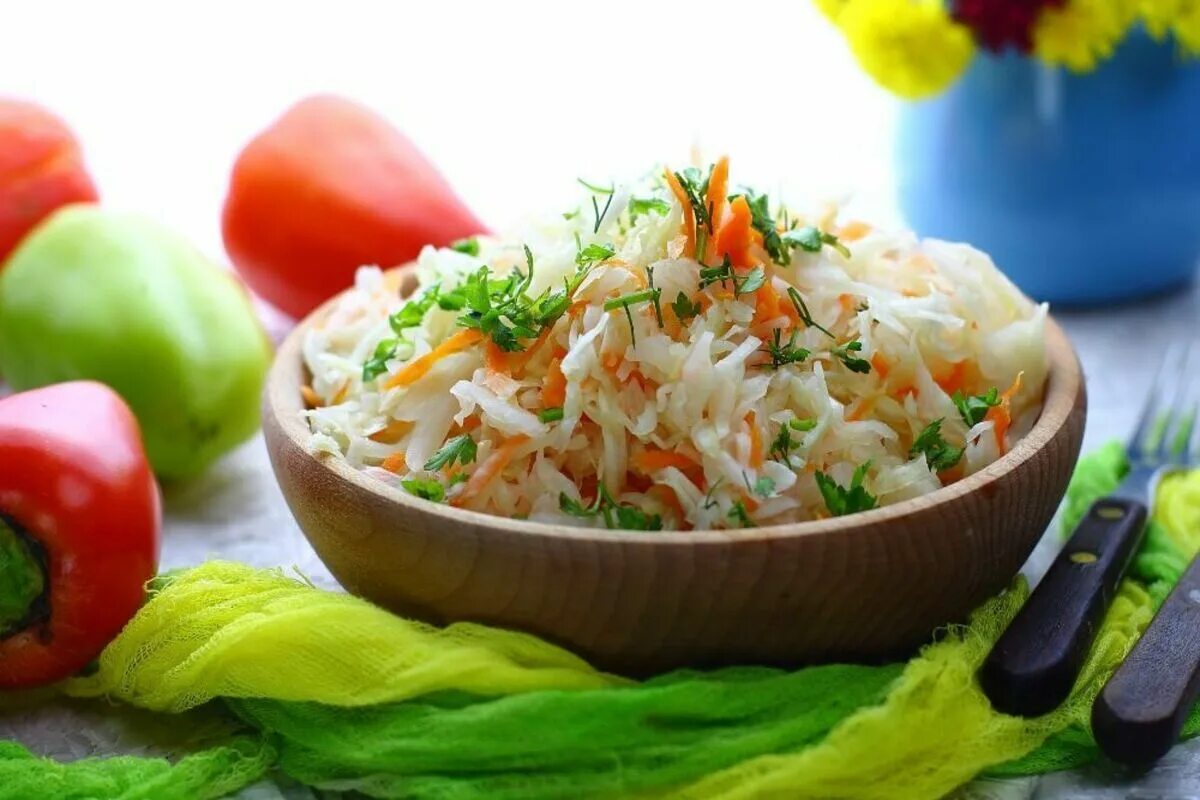 Капуста при гв когда можно. Можно квашеную капусту при грудном вскармливании. Капуста белокочанная квашенная. Кислая капуста. Можно квашеную капусту при грудном вскармливании.