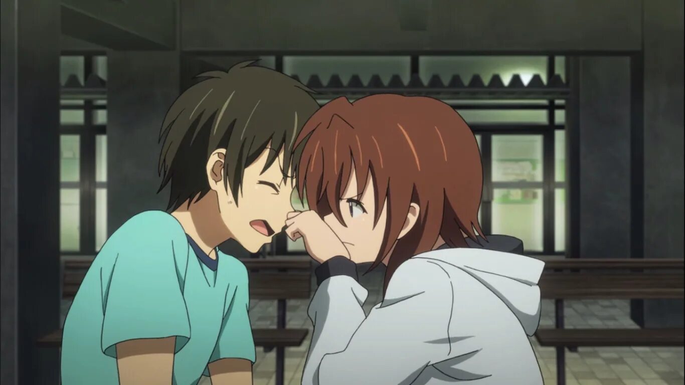 Золотая пора 1 сезон 8 серия. Золотая пора главный герой. Как называется песня тада тада. Золотая пора обнимаются. Золотая пора экзорцист.