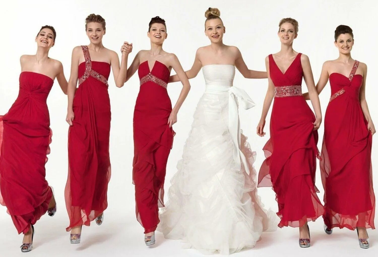Какой цвет платья невесты. Красное свадебное платье. Платье на свадьбу. Платье подружки невесты. Подружки невесты в красных платьях.