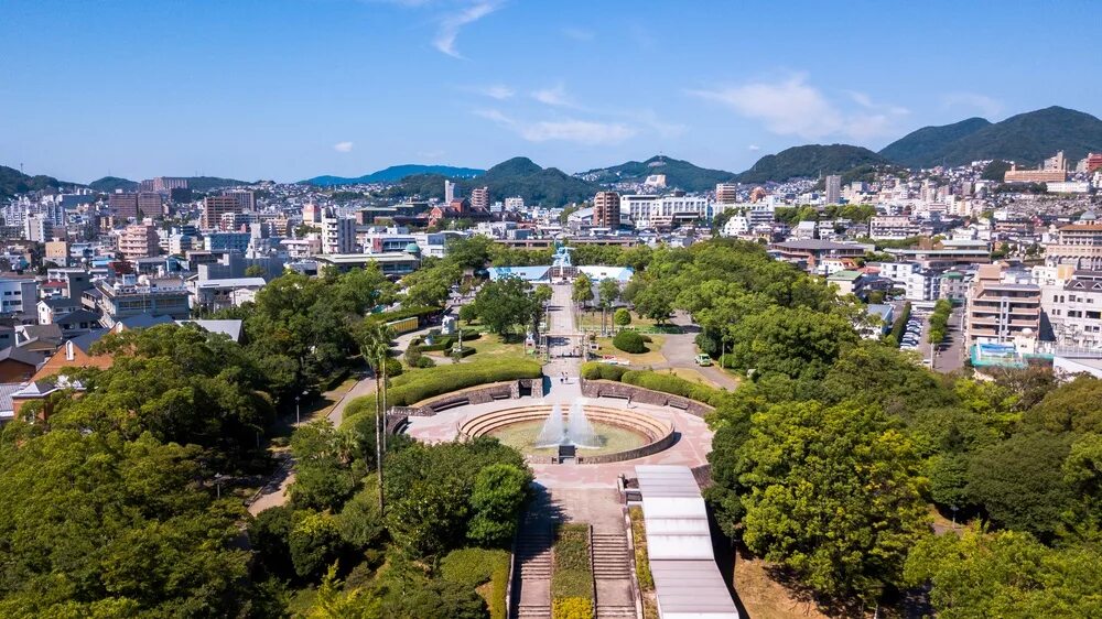 Токио нагасаки. Нагасаки сейчас. Япония хиросима сейчас. Япония хиросима сейчас. Город нагасаки сейчас.