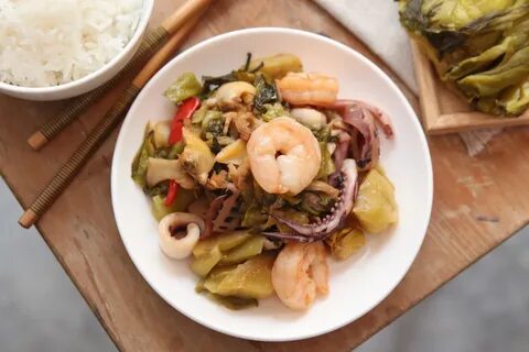 Кальмары с овощами