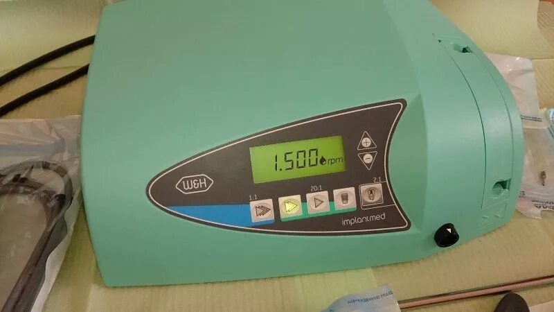 Физиодиспенсер w&h. Физиодиспенсер w h implantmed classic si-923. Физиодиспенсер для имплантологии w h. W h implantmed si-923. Физиодиспенсер wh implantmed si-923.