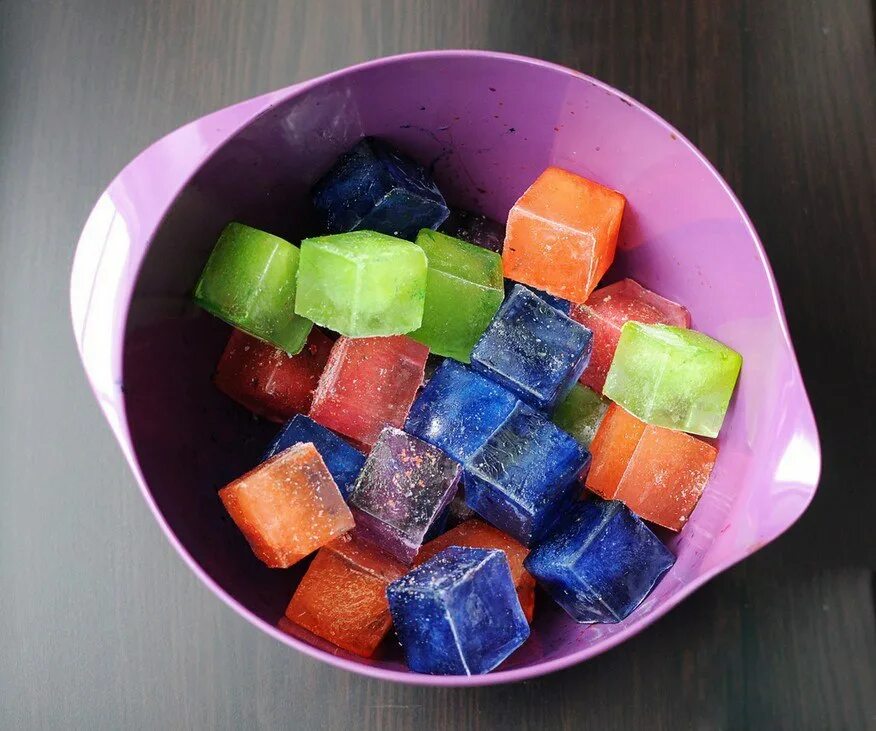 Цветная цветная заморозка. Цветной лед. Разноцветный лед. Цветной лед для детей. Цветной лед для коктейлей.
