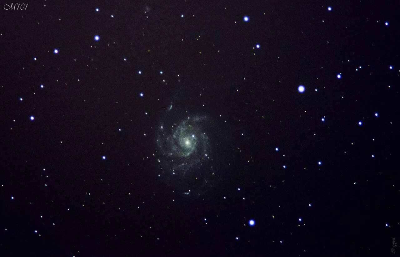 Млечный путь большая медведица. M101 Галактика. Галактика вертушка м 101. Галактика вертушка m101 в большой Медведице. Галактики в созвездии большой медведицы.