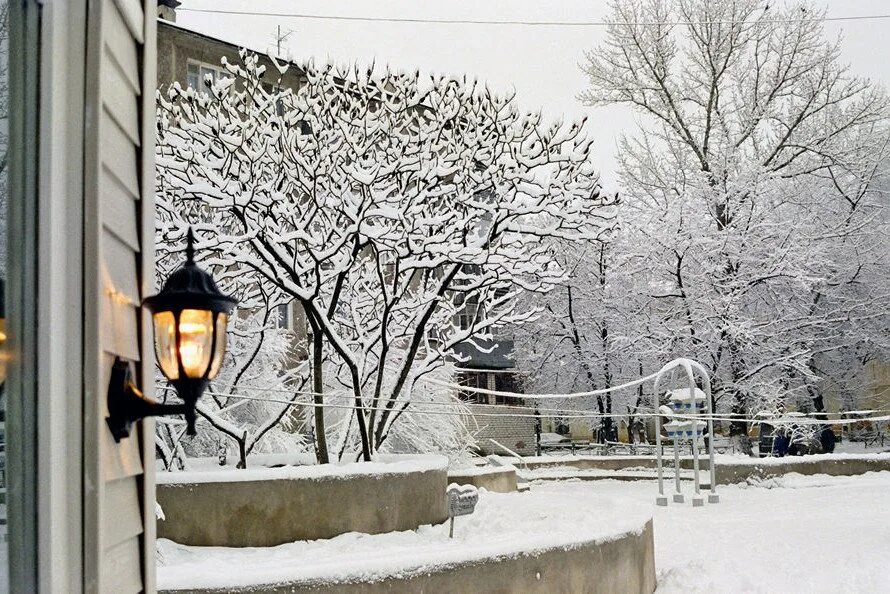 Фото красивое снежное утро в городе. Снежное утро в городе. Зима ночь. Зимнее утро в городе. Снежное утро.