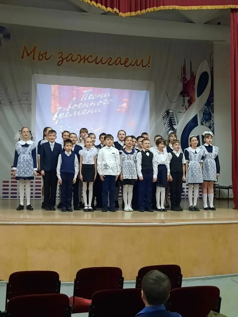Архангельский аграрный техникум кинология. 5 школа г. Школа 10 благовещенск амурская область. Пятерки в школе. Школьном конкурсе военно-патриотической песни.