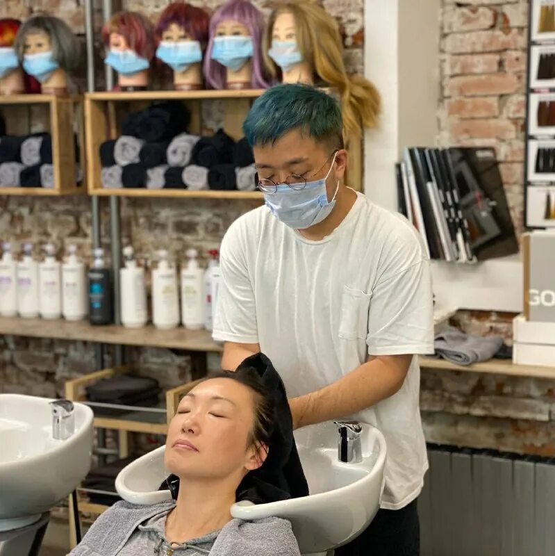 салон японца. автосалон хонда. автосалон японских машин. салон японца. японские автосалоны в японии.