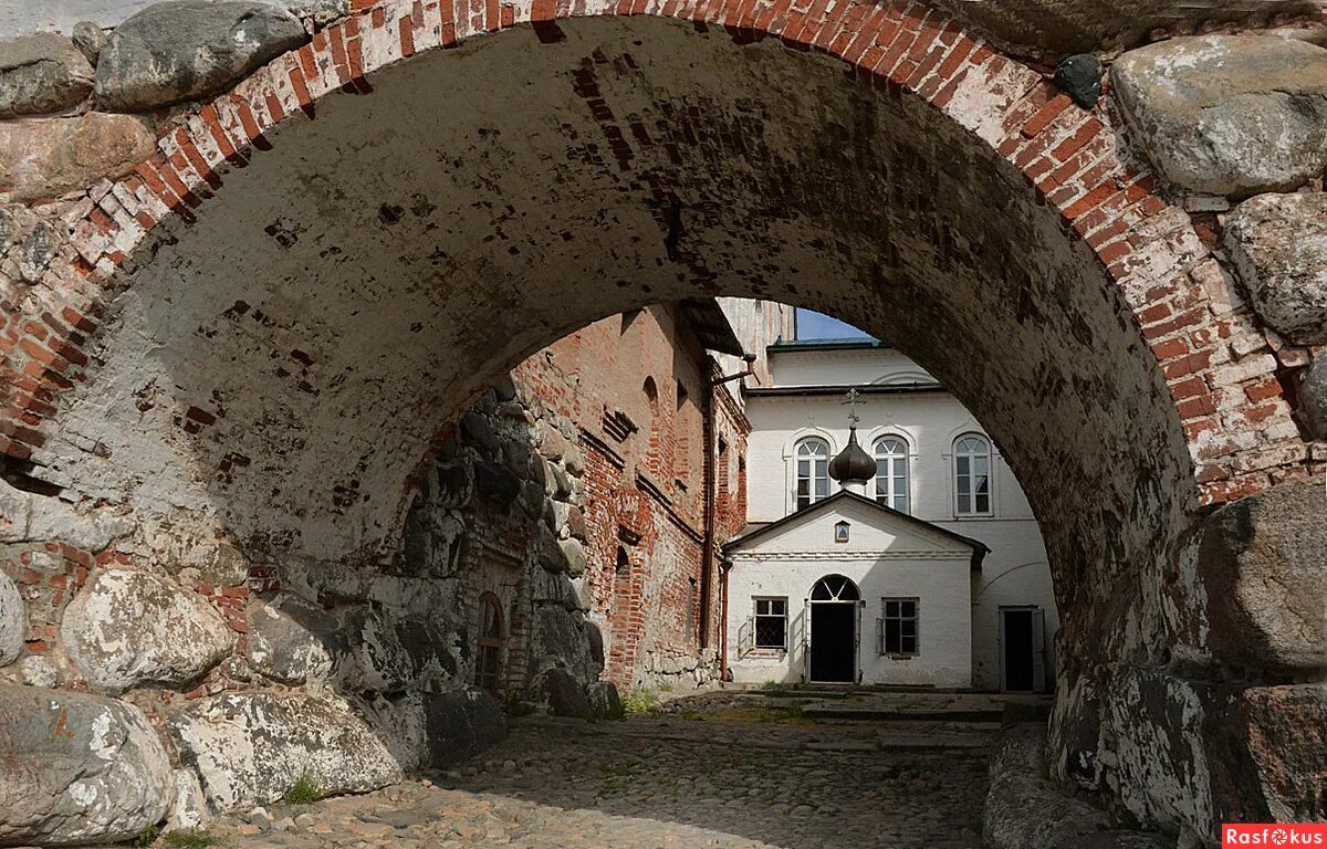 соловецкий монастырь cngtys. в стенах монастыря. ворота андроникова монастыря. в стенах монастыря 1977. в стенах монастыря.