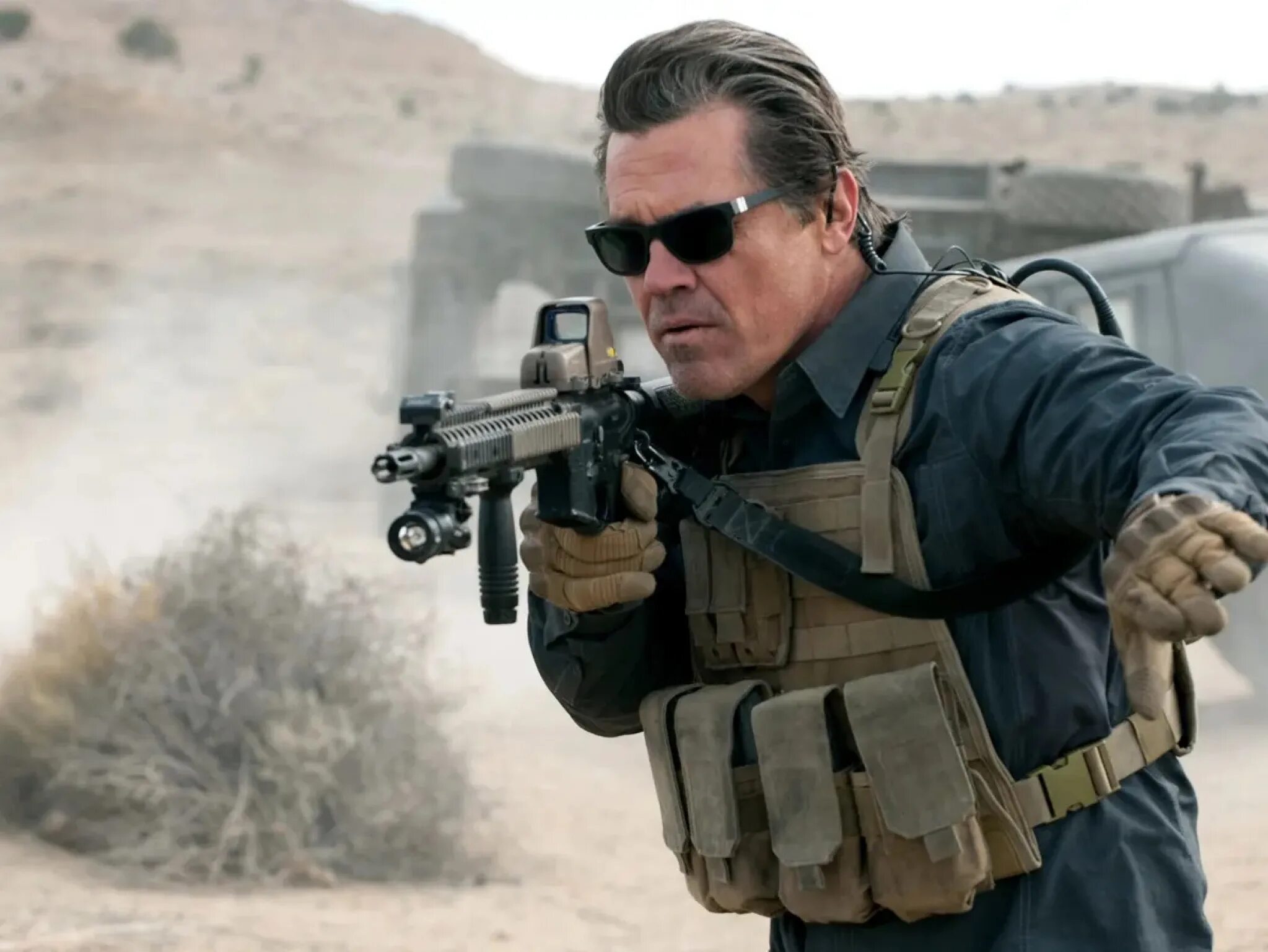 Sicario 2015 дель торо. Сикарио 1. Бенисио дель торо sicario 2. Sicario 2015 дель торо. Джош бролин sicario.
