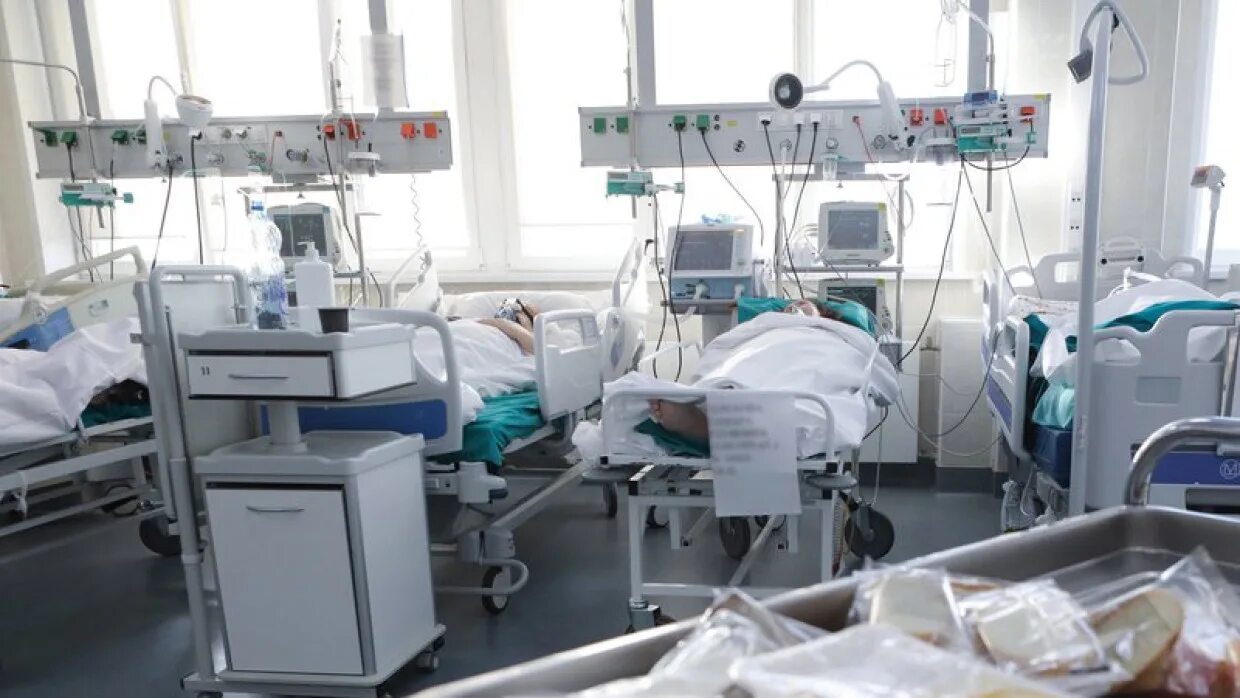 Российские больницы коронавирус. 2020 Коронавирус больница. Ковид 19 лежат госпиталь.
