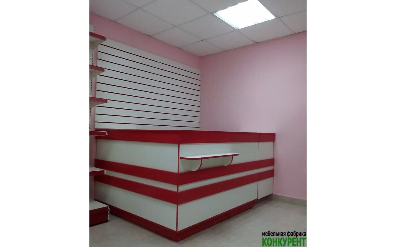 Конкурент оборудование. Торговое оборудование конкурент. Витрина еврошоп. Лодка еврошоп. Торговый островок для сумок.