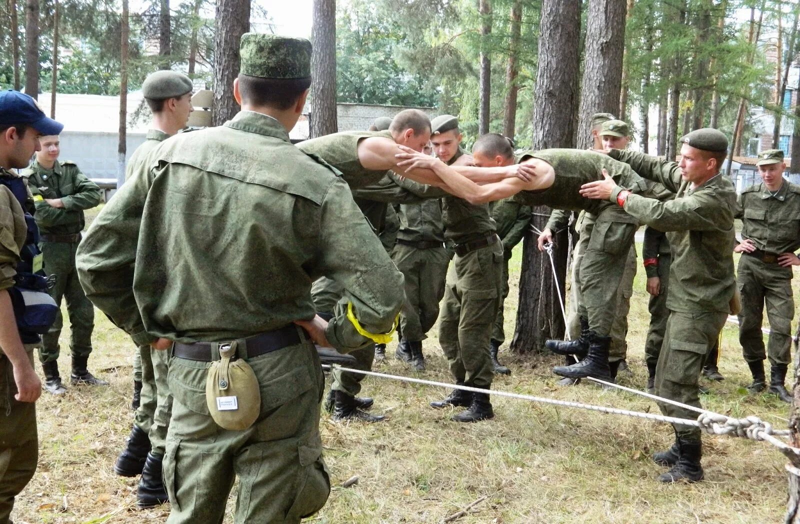 Рота фото. Подъем в армии. Поддержка военнослужащих. Рота подъем.