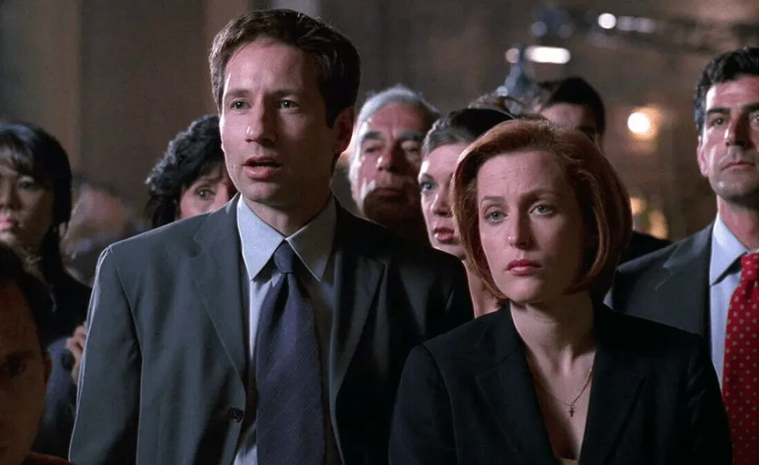 Секретные материалы агент доггет. Почему в секретных материалах. Почему в секретных материалах. X files скалли. Почему в секретных материалах.