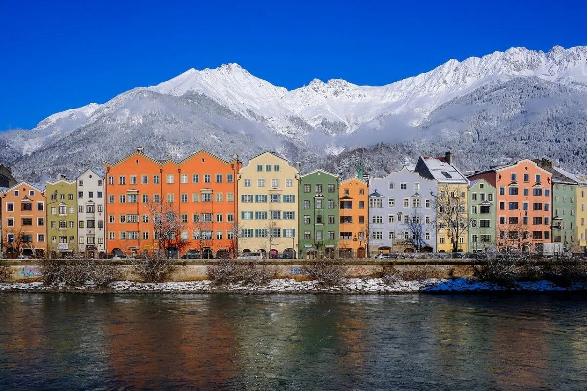 Инсбрук. Innsbruck Austria. Инсбрук зимой. Горы в Инсбруке , Австрия..