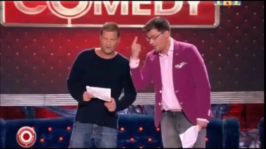 Демис карибидис камеди. Церемония звезда тнт в камеди клаб 2012. Камеди клаб паспортный стол карибидис. Comedy club паспортный стол демис. Демис карибидис камеди.