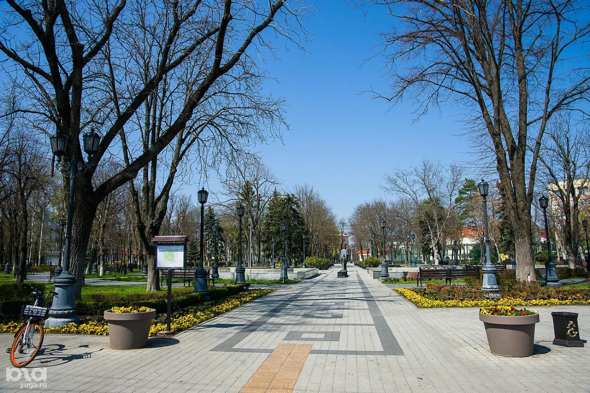 Находится в краснодаре по улице. Краснодар улицы города. улицы краснодара в краснодаре. краевая улица краснодар. улочки краснодара.