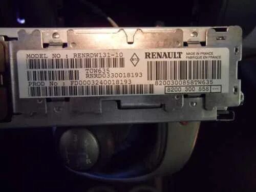 Магнитола рено меган на рено меган 2. Рено сценик 2 магнитола с экраном. Рено сценик код магнитолы. Рено сценик код магнитолы. Вин код рено меган 2.