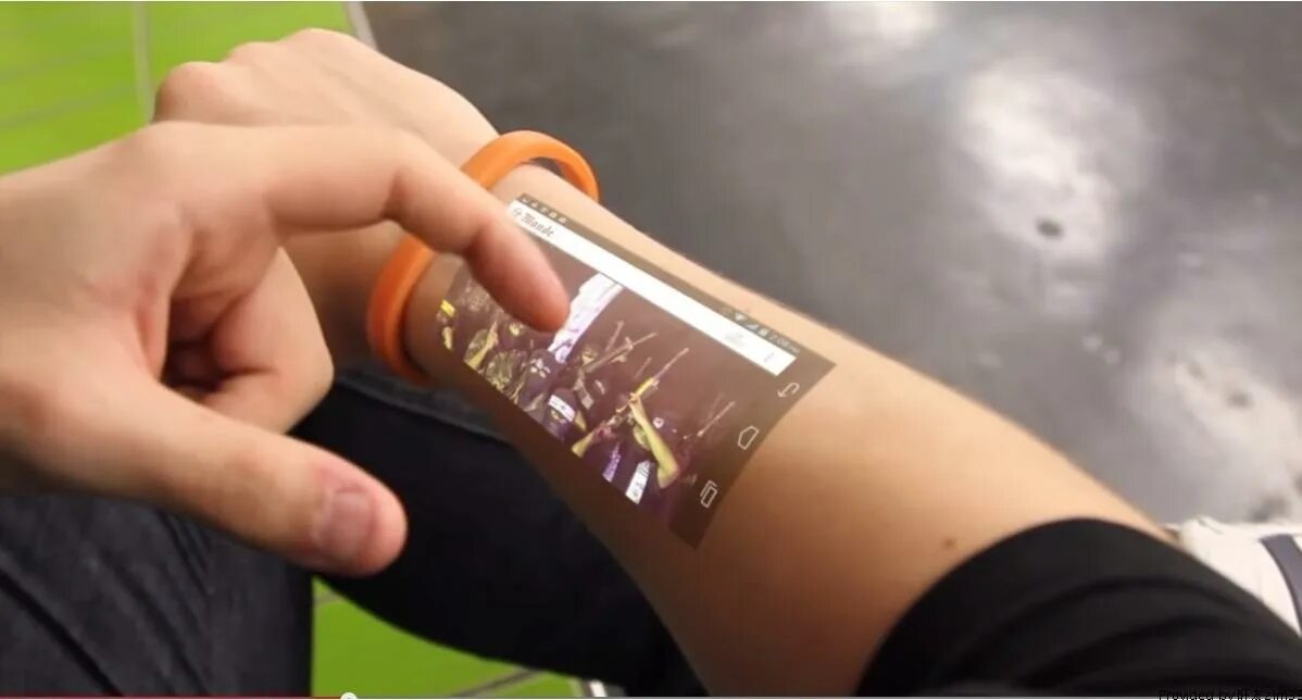 Браслет cicret будущего. Смарт браслет armband. F1 plus smart bracelet. Браслет сенсор. Смарт браслет cicret с проекцией на руку.