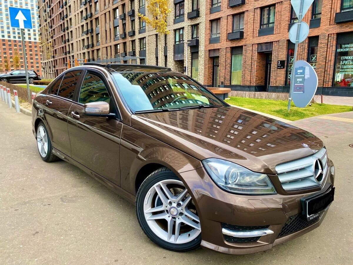 Mercedes w204 шоколадный. Мерседес w204 коричневый. Mercedes c180 2013 коричневый. Mercedes c w204 Рестайлинг коричневый.