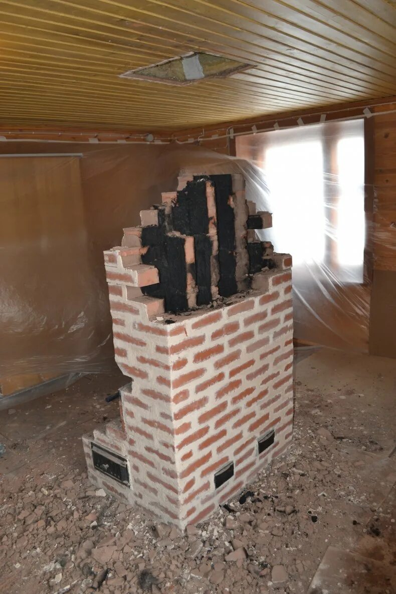 Демонтаж печи из кирпича. Дом печь разобрать. Демонтаж печи. Демонтаж русской печи. Дом печь разобрать.