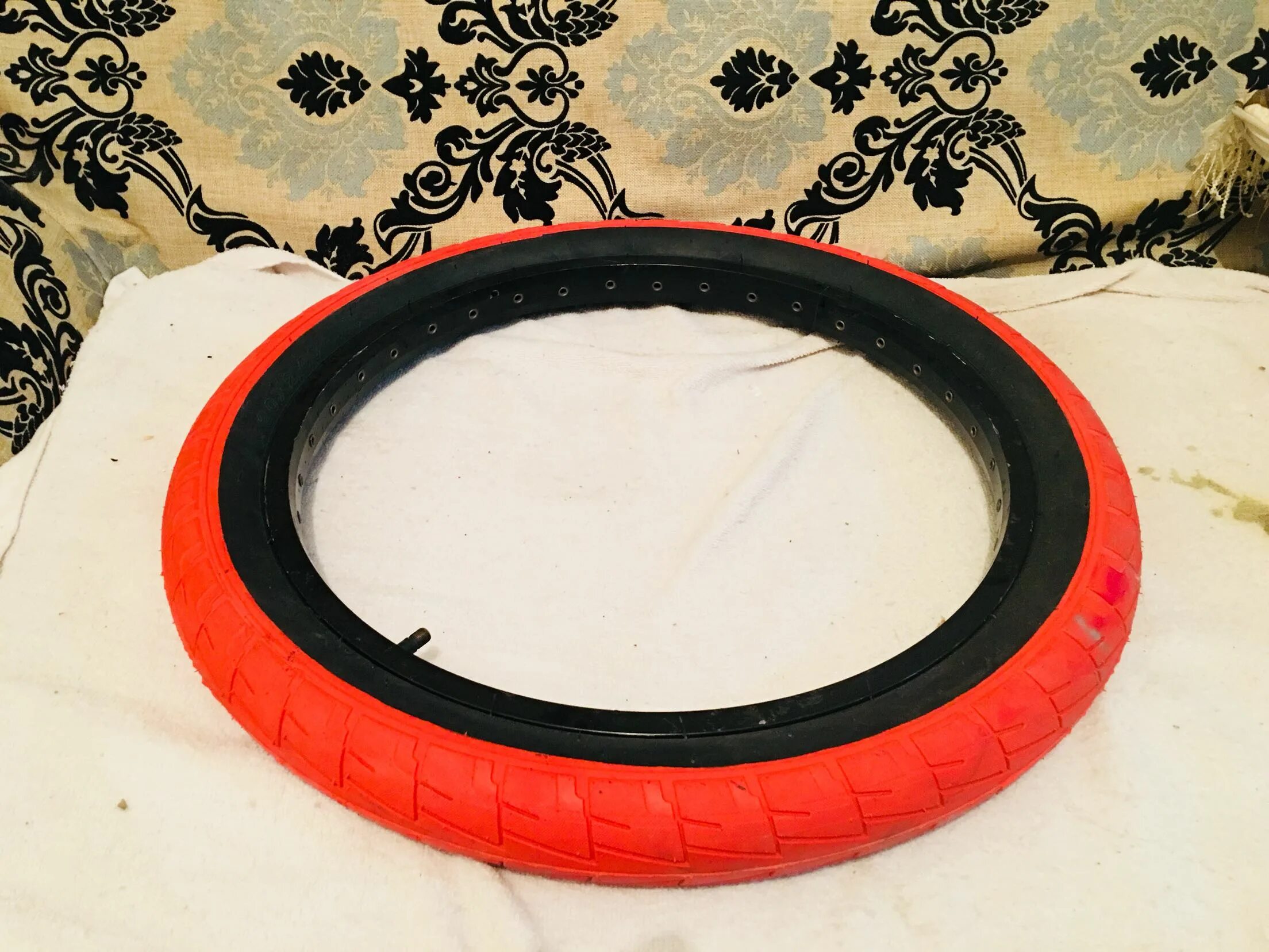 20x2. Колесо на велосипед 20x 2/125. K841 kontact kenda. 125 flame k-1008a. 125 "tireprofi ".