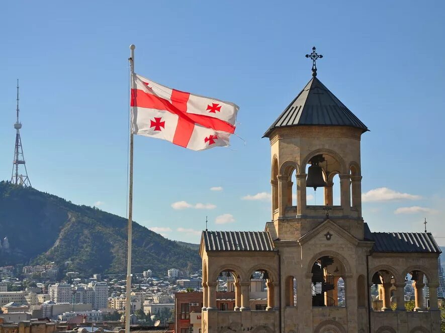 Республики грузии названия. Грузия Тбилиси флаг. Флаг Грузии Церковь. День независимости Грузии. Флаг грузинской православной церкви.