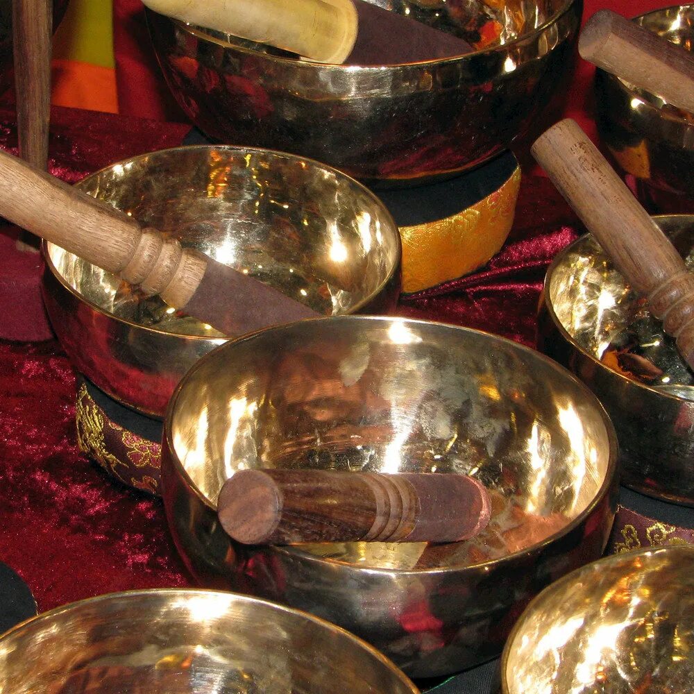 Индийская флейта и тибетские чаши. Поющая чаша Индия. Тибетские чаши. Массаж тибетскими чашами.